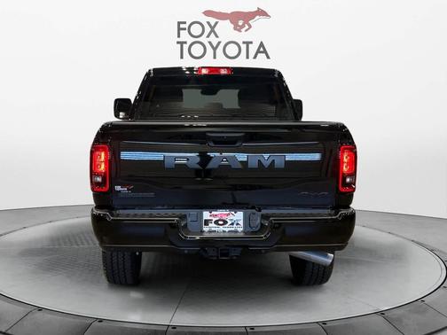 Diamond Black Crystal Pearlcoat 2026 RAM 2500 Big Horn Crew Cab 4x4 6'4' Box