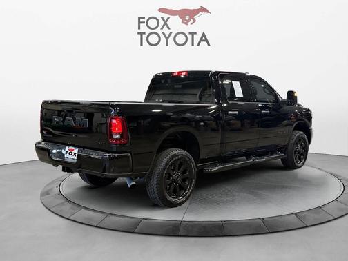 Diamond Black Crystal Pearlcoat 2026 RAM 2500 Big Horn Crew Cab 4x4 6'4' Box