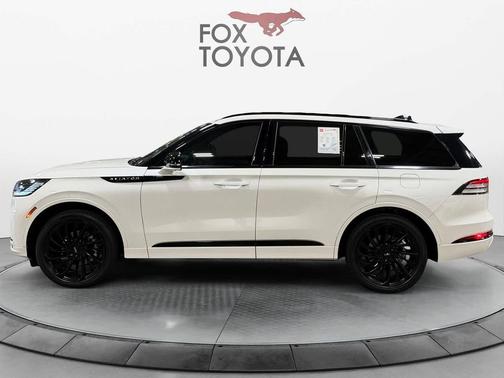 Pristine White Metallic Tri-Coat 2025 Lincoln Aviator Reserve AWD