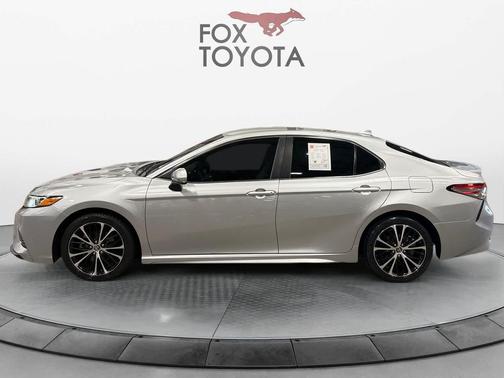 Celestial Silver Metallic 2019 Toyota Camry SE