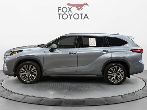 Moon Dust 2021 Toyota Highlander Platinum