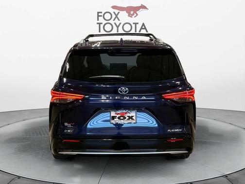 2025 Toyota Sienna Platinum 7 Passenger