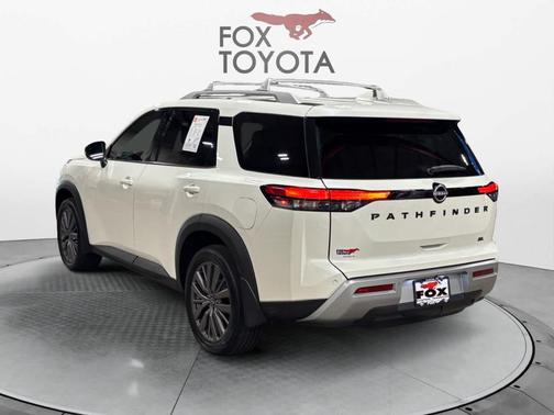 2024 Nissan Pathfinder SL FWD