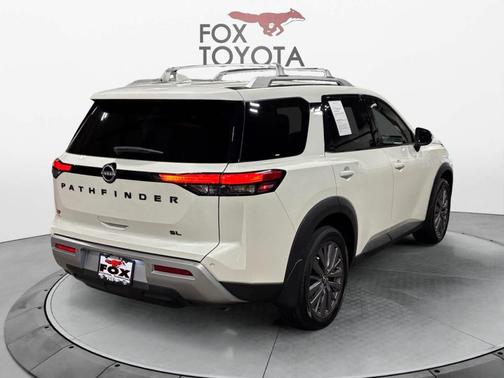 2024 Nissan Pathfinder SL FWD
