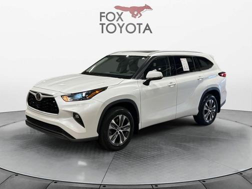 Wind Chill Pearl 2022 Toyota Highlander XLE