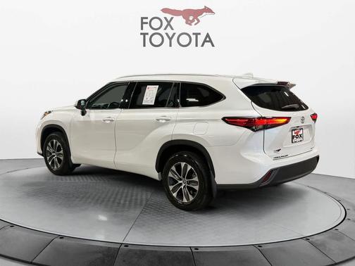 Wind Chill Pearl 2022 Toyota Highlander XLE