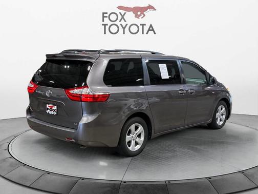 2015 Toyota Sienna LE