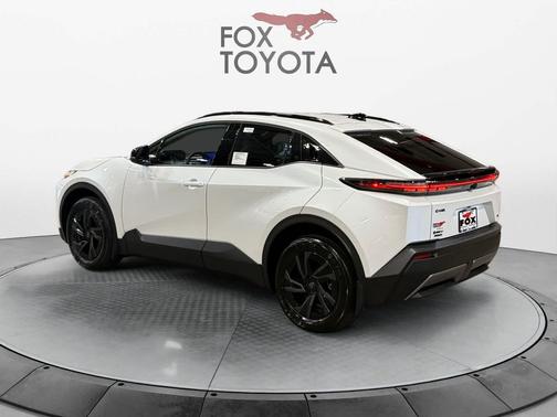 Wind Chill Pearl 2026 Toyota C-HR SE