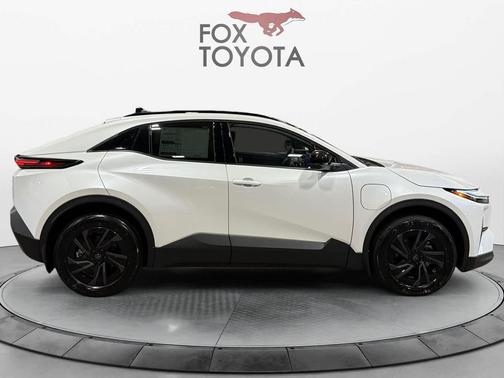 Wind Chill Pearl 2026 Toyota C-HR SE
