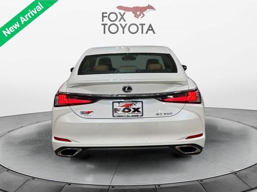 Eminent White Pearl 2025 Lexus ES 350 Base