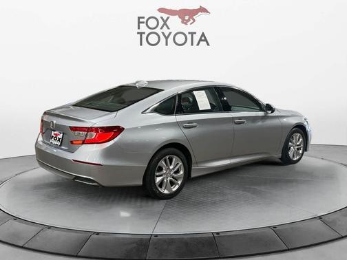 Lunar Silver Metallic 2018 Honda Accord LX