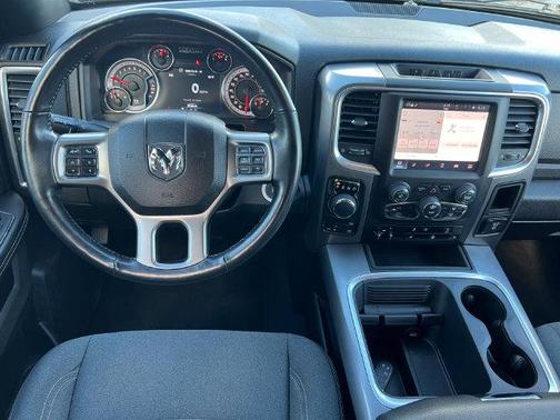 Diamond Black Crystal Pearlcoat 2024 RAM 1500 Classic Warlock Quad Cab 4x4 6'4' Box