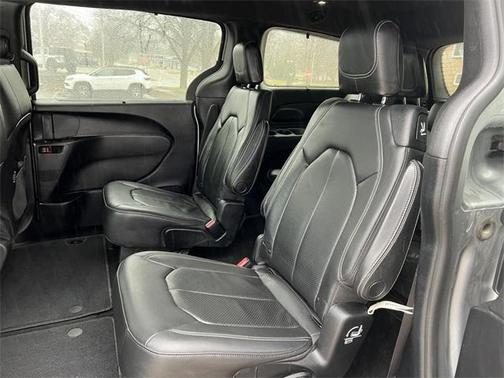 2020 Chrysler Pacifica L