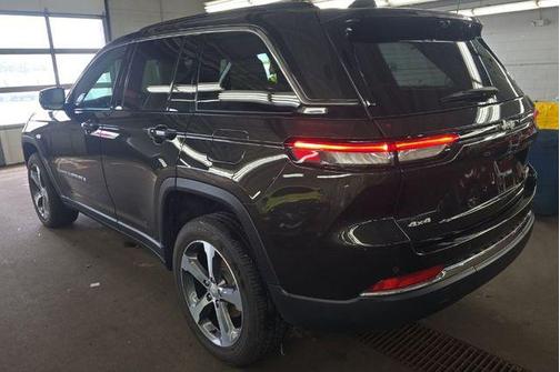 Rocky Mountain Pearlcoat 2024 Jeep Grand Cherokee Limited