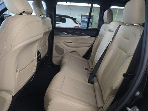 Rocky Mountain Pearlcoat 2024 Jeep Grand Cherokee Limited