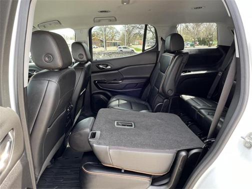 2023 GMC Acadia AWD AT4