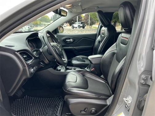 2022 Jeep Cherokee Trailhawk
