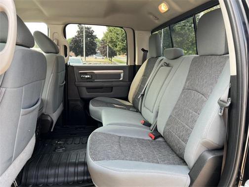2019 RAM 1500 SLT