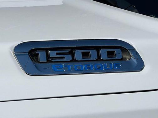Bright White Clearcoat 2022 RAM 1500 Big Horn/Lone Star