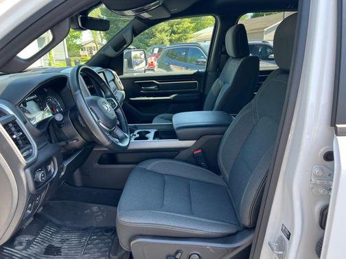 Bright White Clearcoat 2022 RAM 1500 Big Horn/Lone Star