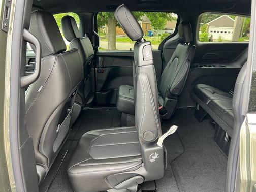 Pfp 2027 Chrysler Pacifica L