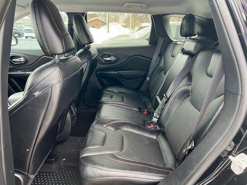 2022 Jeep Cherokee Trailhawk Elite