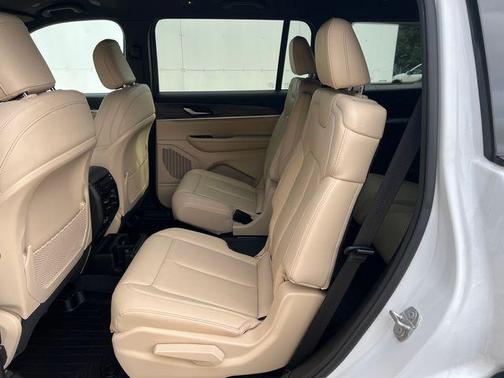 Bright White Clearcoat 2023 Jeep Grand Cherokee L Limited