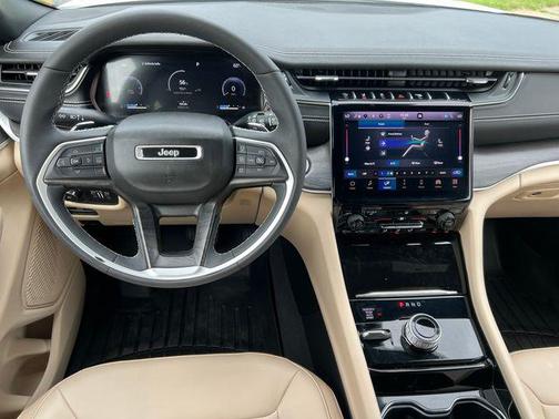 Bright White Clearcoat 2023 Jeep Grand Cherokee L Limited
