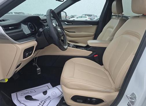 Bright White Clearcoat 2023 Jeep Grand Cherokee L Limited