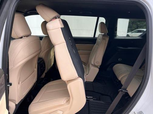 Bright White Clearcoat 2023 Jeep Grand Cherokee L Limited