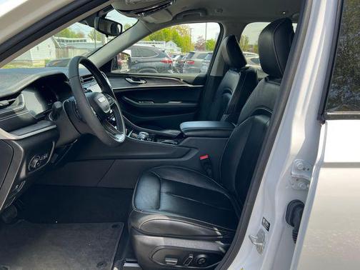 Bright White Clearcoat 2023 Jeep Grand Cherokee Limited
