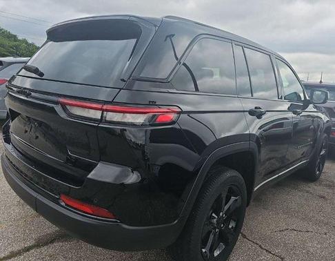2022 Jeep Grand Cherokee Altitude