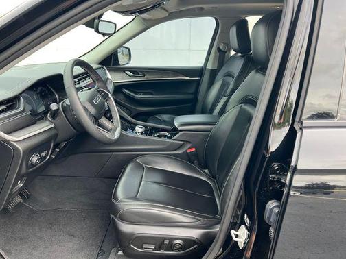 Diamond Black Crystal Pearlcoat 2023 Jeep Grand Cherokee Limited