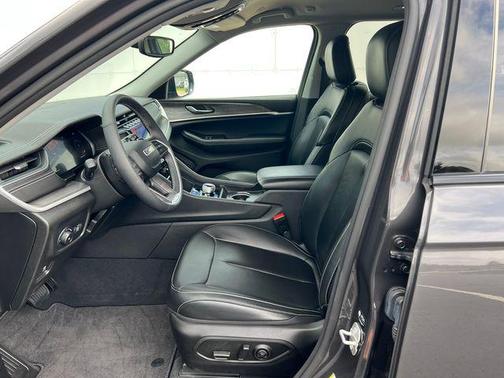Baltic Gray Metallic Clearcoat 2024 Jeep Grand Cherokee Limited
