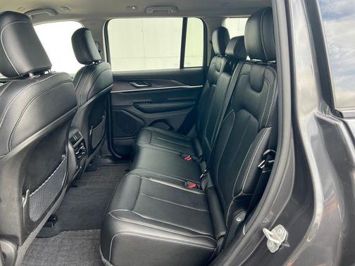 Baltic Gray Metallic Clearcoat 2024 Jeep Grand Cherokee Limited