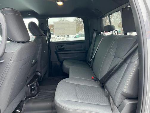 2026 RAM 2500 Black Express Crew Cab 4x4 6'4' Box