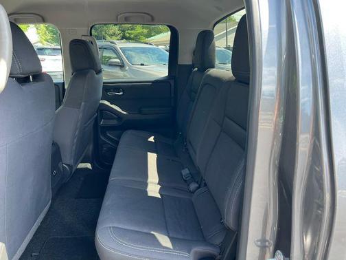 Gun Metallic 2024 Nissan Frontier SV