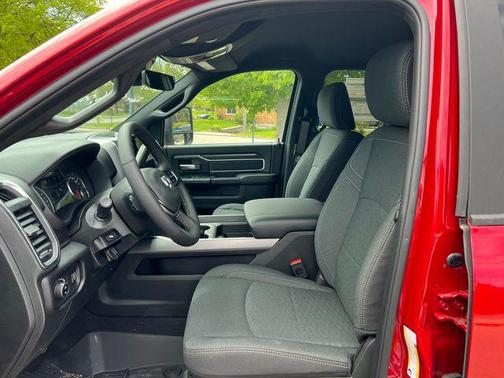 Molten Red Pearlcoat 2026 RAM 2500 Big Horn Crew Cab 4x4 6'4' Box