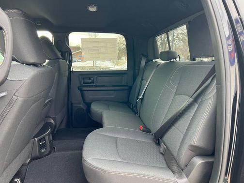 2026 RAM 2500 Black Express Crew Cab 4x4 6'4' Box