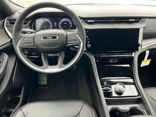 Bright White Clearcoat 2026 Jeep Grand Cherokee Limited