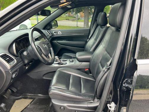 Diamond Black Crystal Pearlcoat 2021 Jeep Grand Cherokee Limited