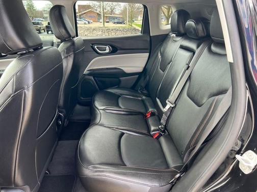 Diamond Black Crystal Pearlcoat 2022 Jeep Compass Limited