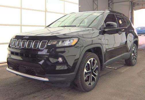 Diamond Black Crystal Pearlcoat 2022 Jeep Compass Limited