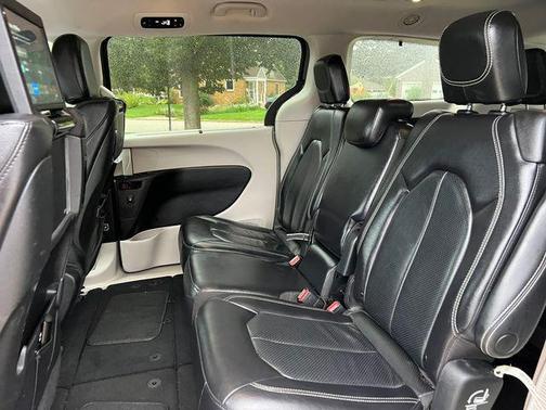 Ceramic Gray Clearcoat 2022 Chrysler Pacifica Touring L