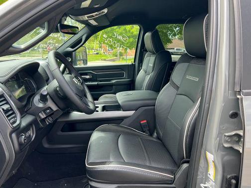 Ceramic Gray Clearcoat 2026 RAM 2500 Laramie Crew Cab 4x4 6'4' Box