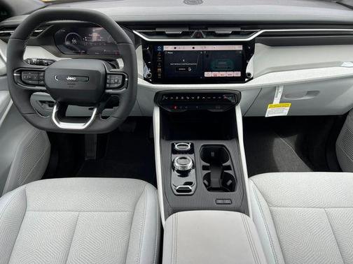 Diamond Black Crystal Pearlcoat 2026 Jeep Cherokee Laredo 4x4