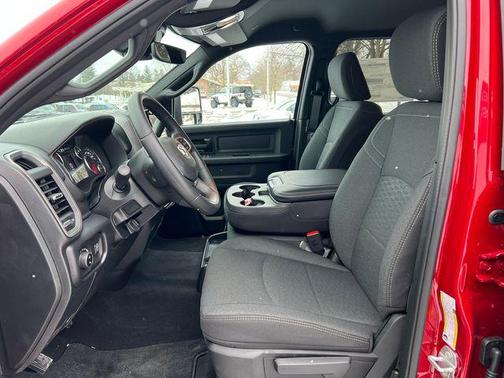 2026 RAM 2500 Black Express Crew Cab 4x4 6'4' Box