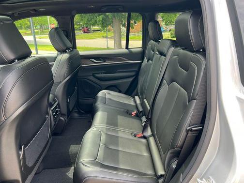 Silver Zynith 2025 Jeep Grand Cherokee Limited