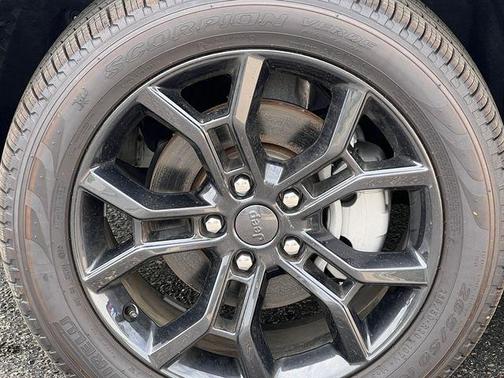 Silver Zynith 2025 Jeep Grand Cherokee Limited
