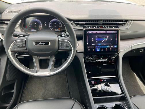 Silver Zynith 2025 Jeep Grand Cherokee Limited
